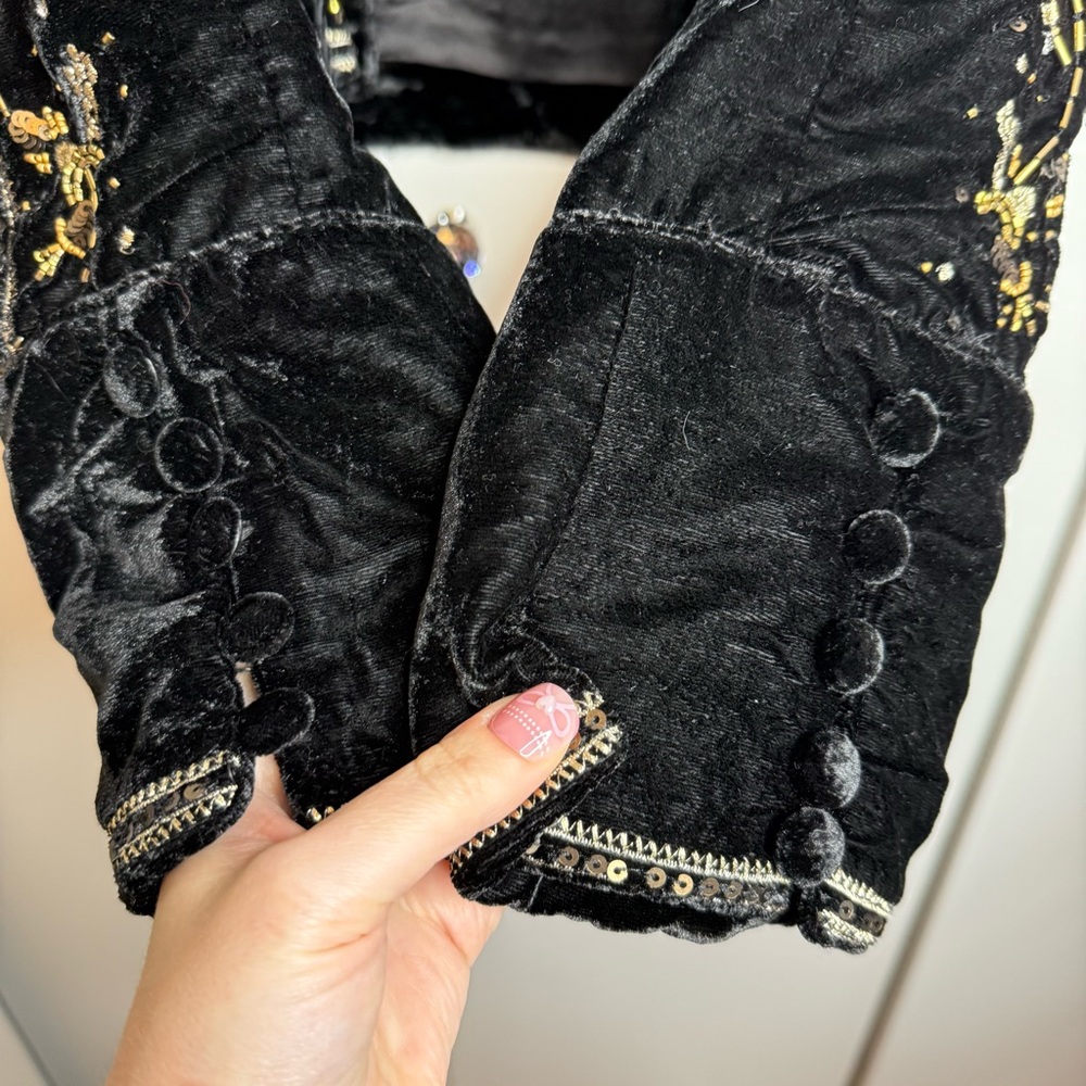 Free People Maxxie Bead Detail Velvet Jacket Black and Gold NWT $268 - Picture 5 of 12